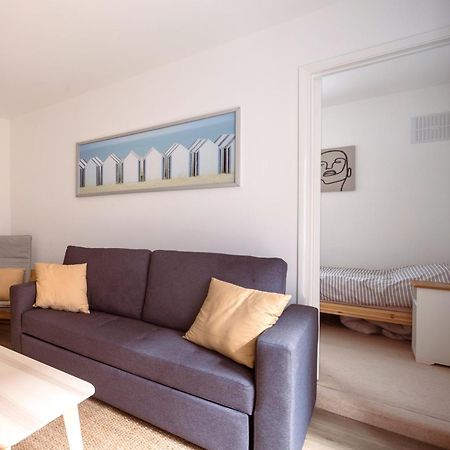 Guildford Town Centre With Parking Apartment Exterior photo
